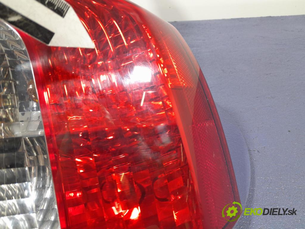 Volvo V50 2010 světlo Zad: Práva: Mimo: 30744542