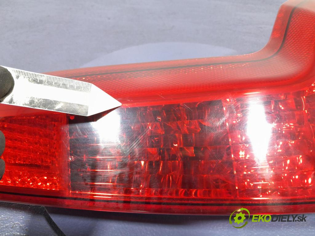 Volvo V50 2010 světlo Zad: Práva: Mimo: 30744542