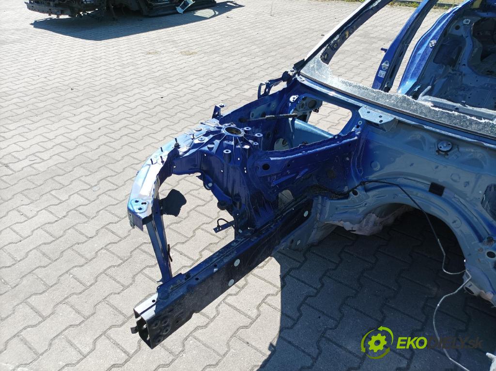 Bmw Seria 3 2023 štvrťka Práva: 