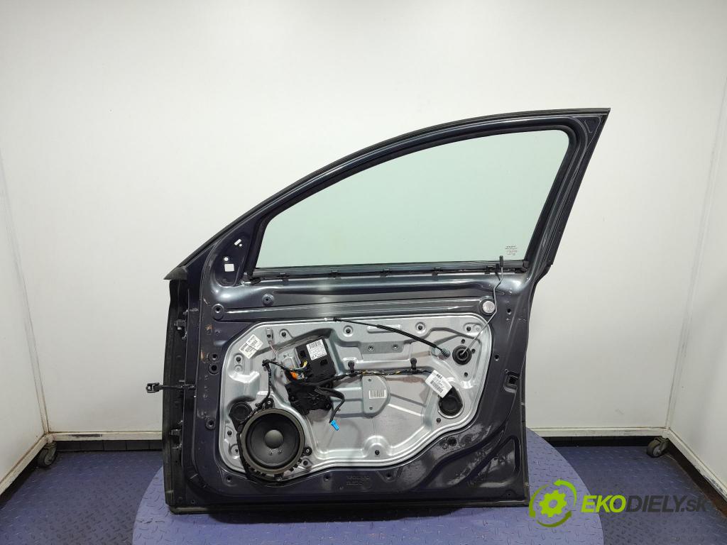Volvo V50 2010 dvere Predné pravé 