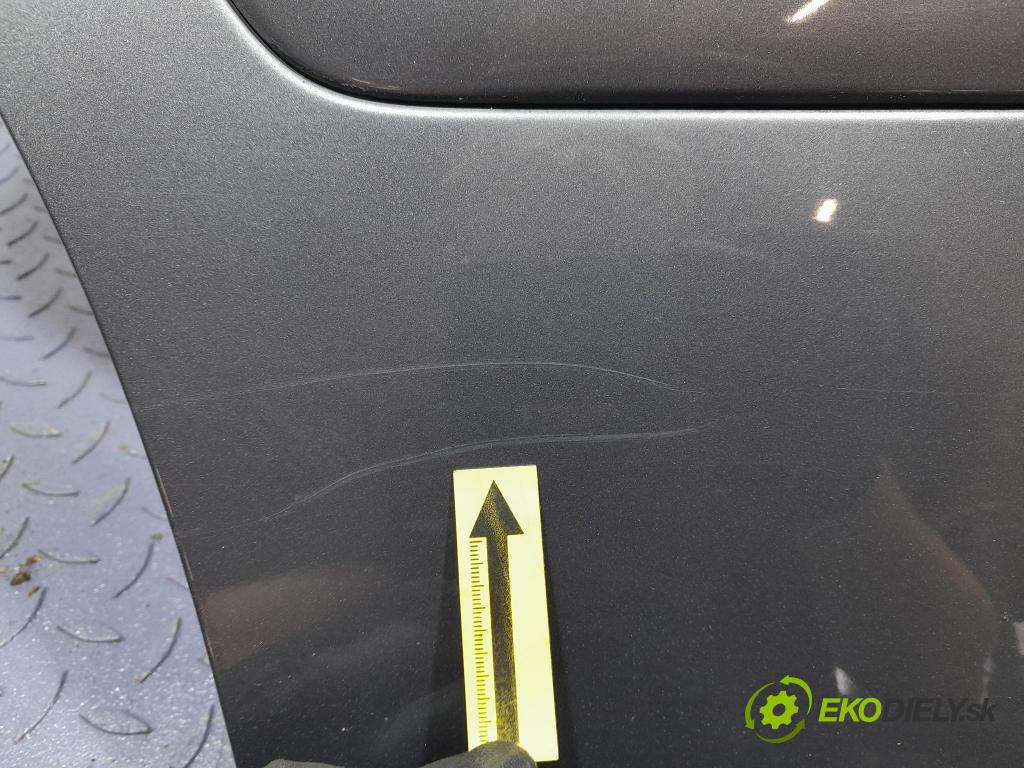 Volvo V50 2010 dvere zad pravé
