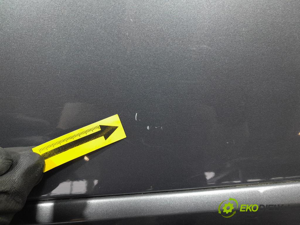 Volvo V50 2010 dvere zad pravé