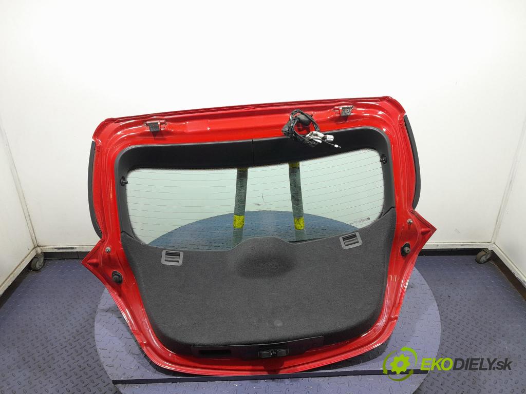 Opel Astra 2007 zadna dveře kufra: kufra: 