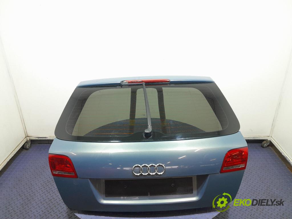 Audi A3 2010 zadna dveře kufra: kufra:
