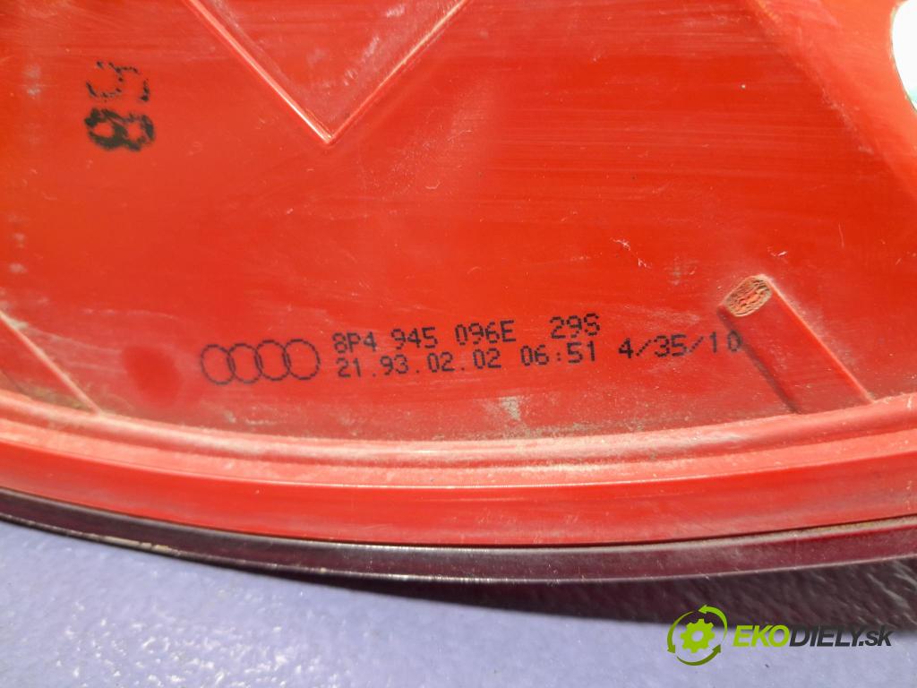 Audi A3 2010 svetlo / reflektor zad Prava: Vonkajsia: 8P4945096E