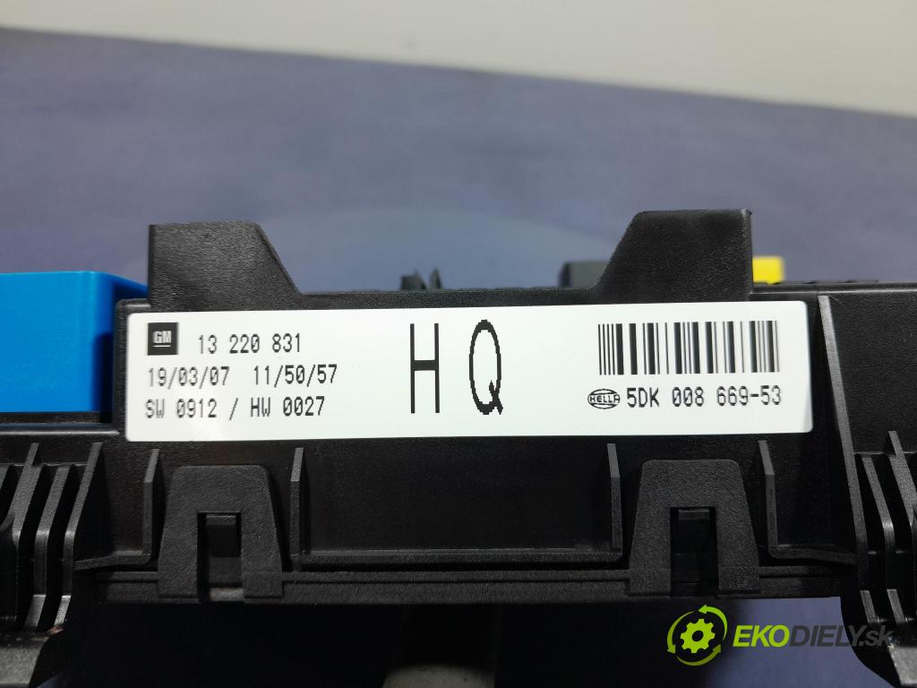 Opel Astra 2007 skrinka Poistky: 13220831