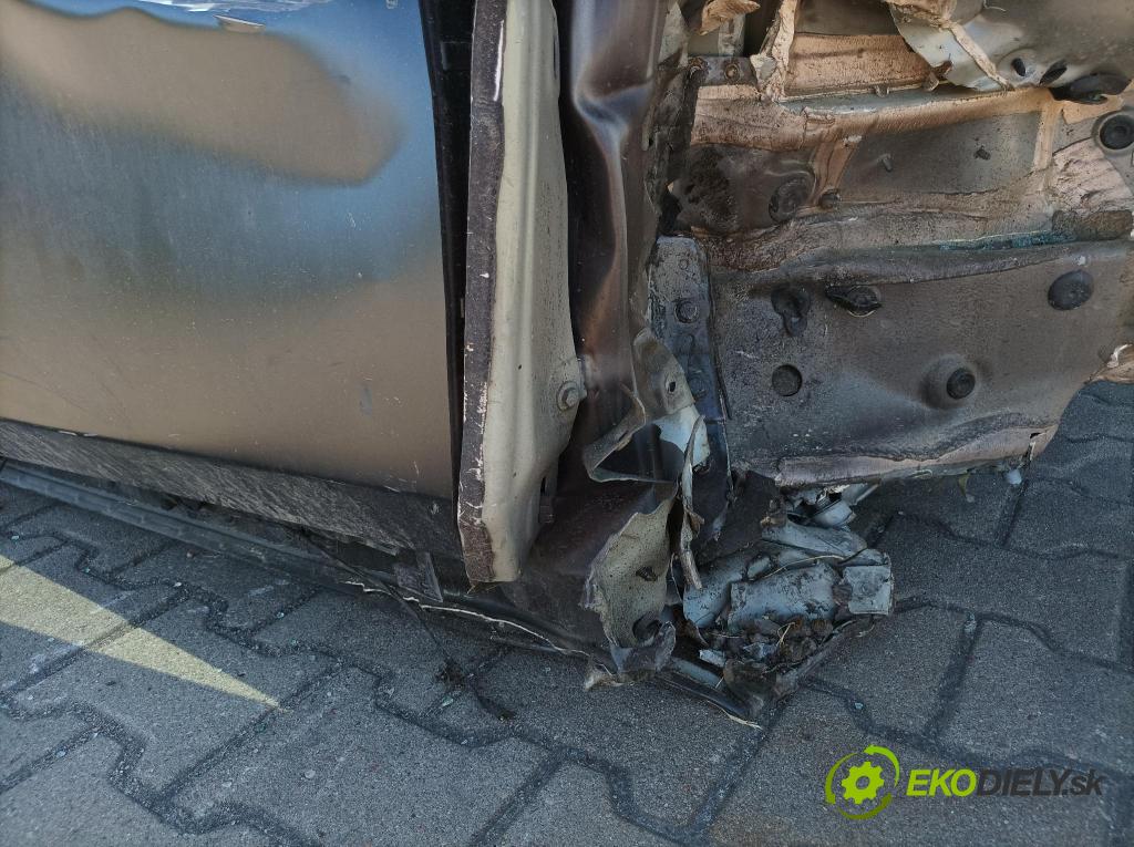 Bmw Seria 5 2023 práh v pravo: