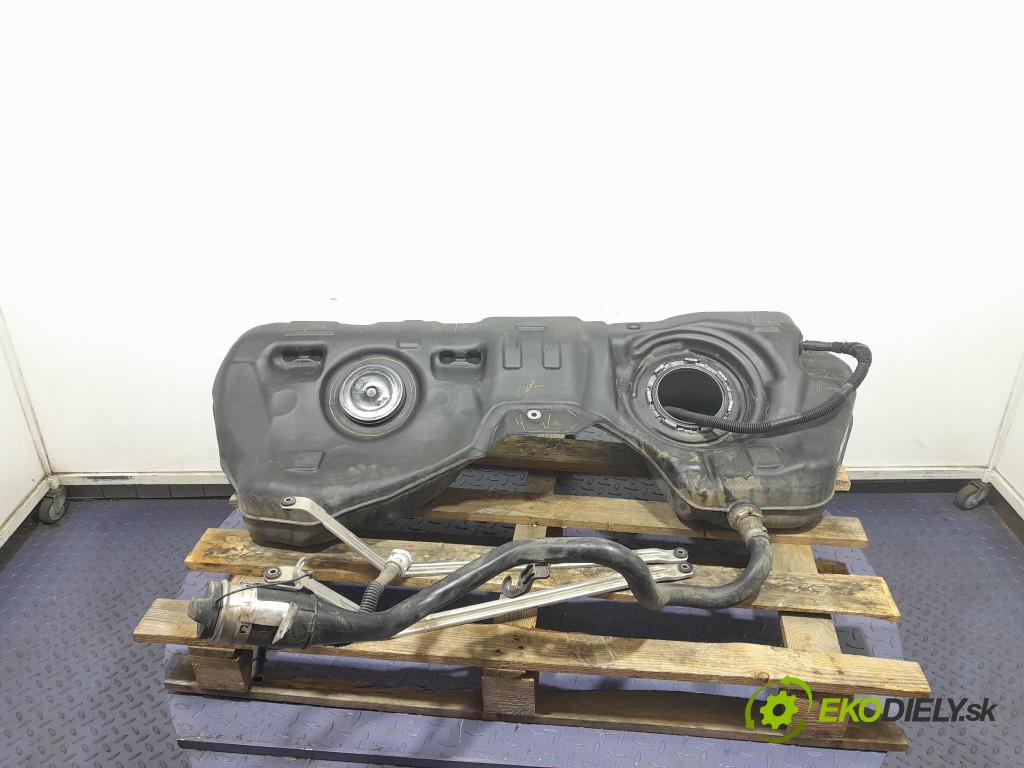 Bmw Seria 3 2023 Nádrž: Paliva: 7449039