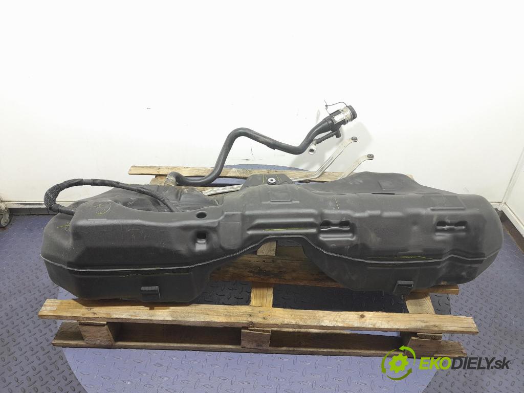 Bmw Seria 3 2023 Nádrž: Paliva: 7449039