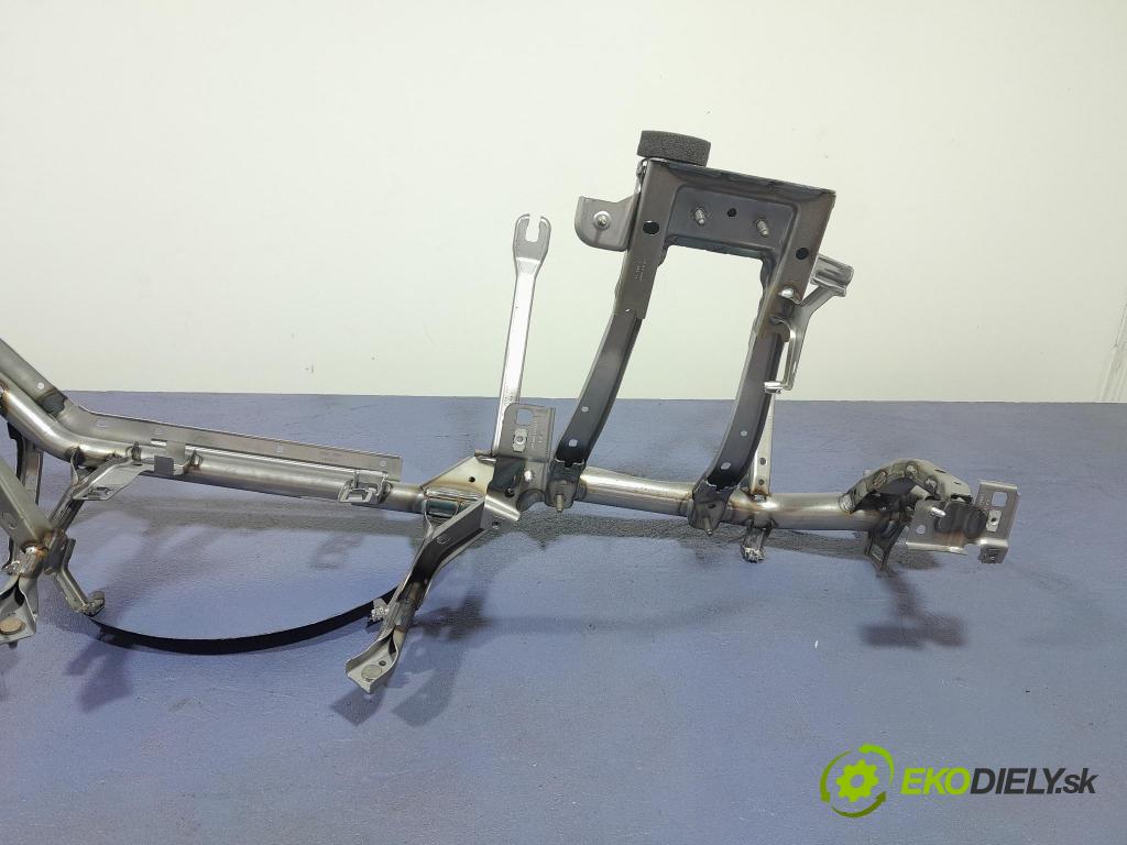 Bmw Seria 3 2023 kokpit,pristrojová doska 6841912