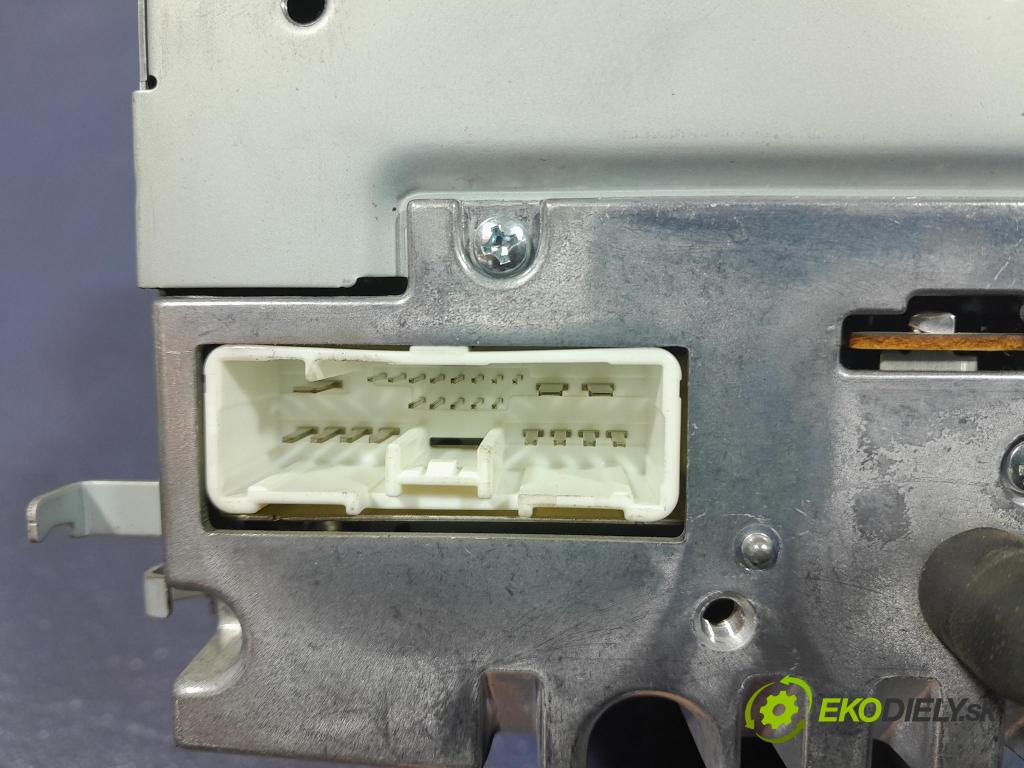 Mazda 3 2006 Radio I Navigace: BR2B66AR0