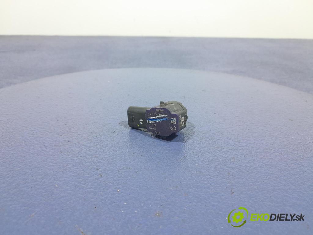 Bmw Seria 3 2023 snímač / řídící jednotka PDC 7927814