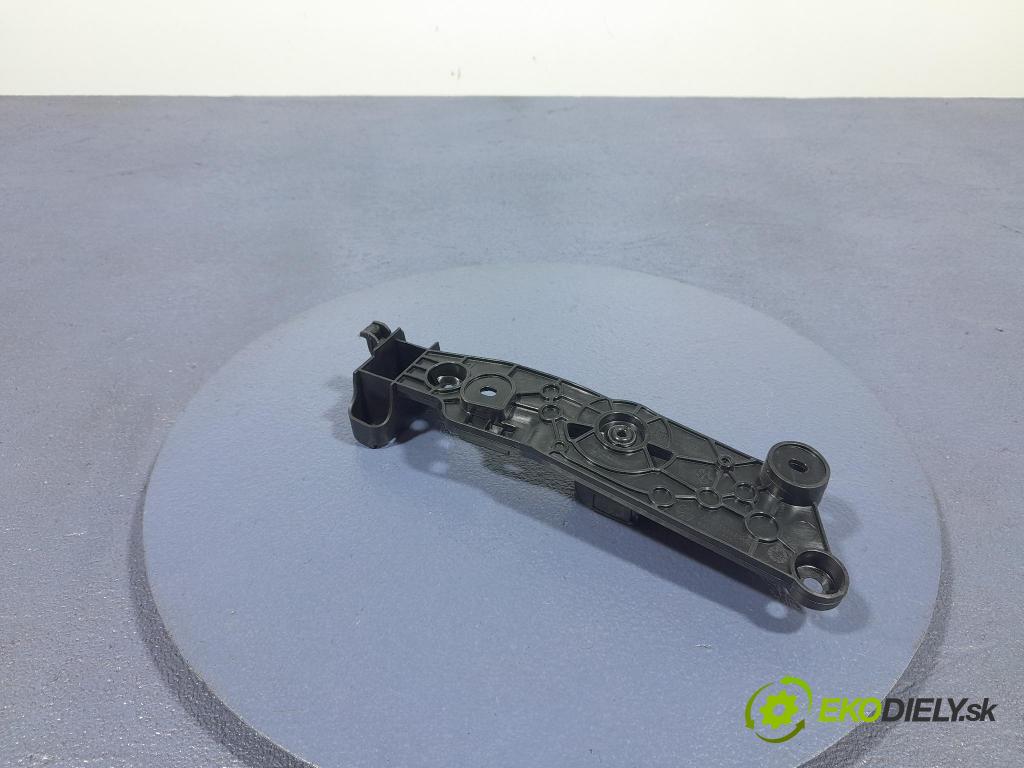 Bmw Seria 3 2023 kryt Plast: Interiéry: 7446416