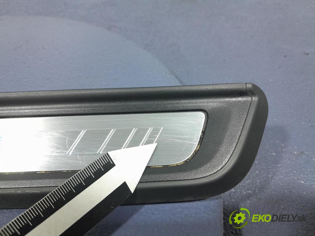 Bmw Seria 3 2023 kryt Plast: Interiéry: 9492984
