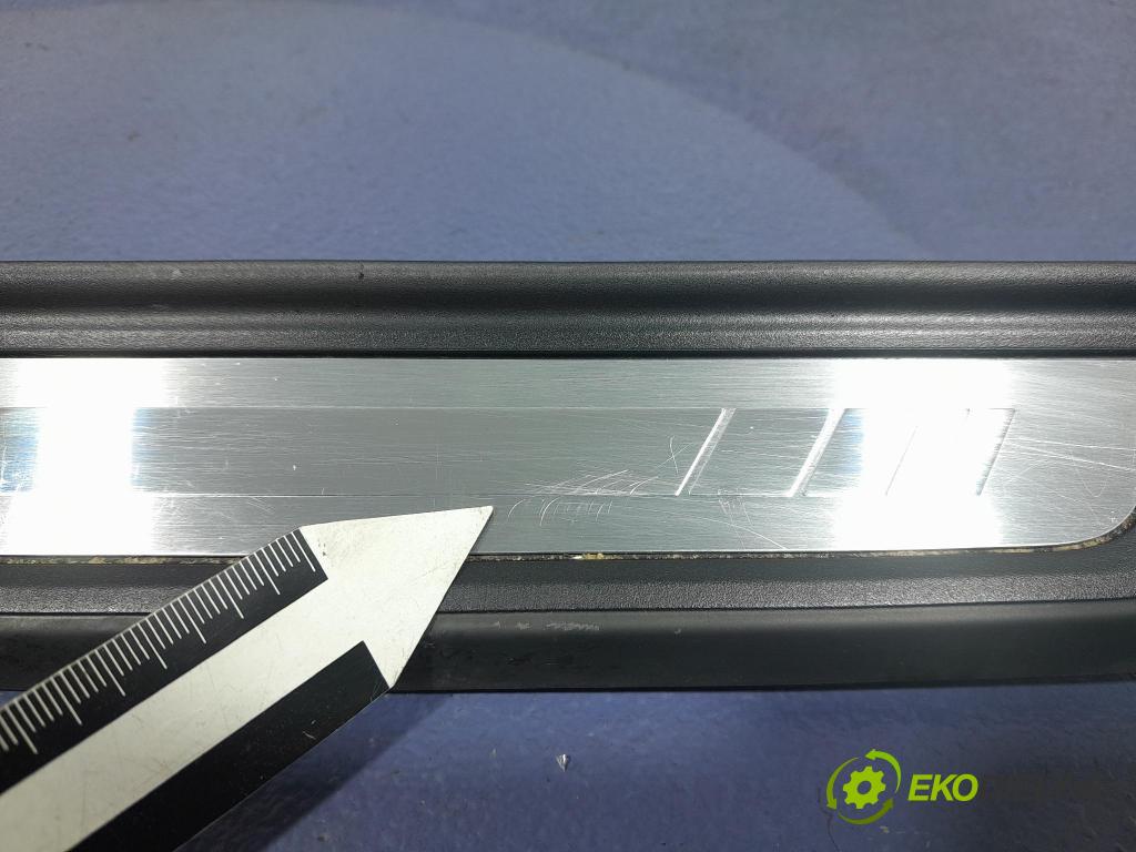 Bmw Seria 3 2023 kryt Plast: Interiéry: 9492984