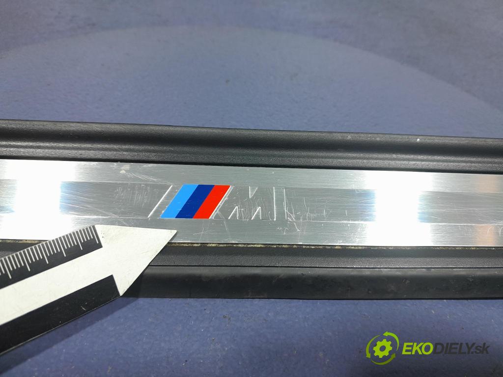 Bmw Seria 3 2023 kryt Plast: Interiéry: 9492984
