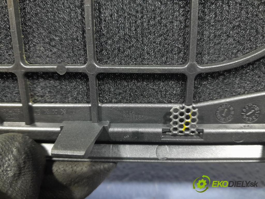 Bmw Seria 3 2023 Reproduktor / Subwoofer: 7433251