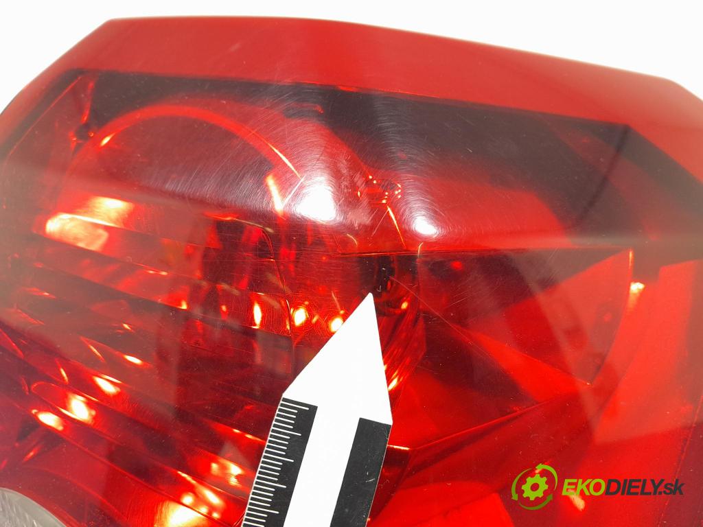 Dodge Caliber 2007 světlo Zad: Práva: Mimo: 05303752