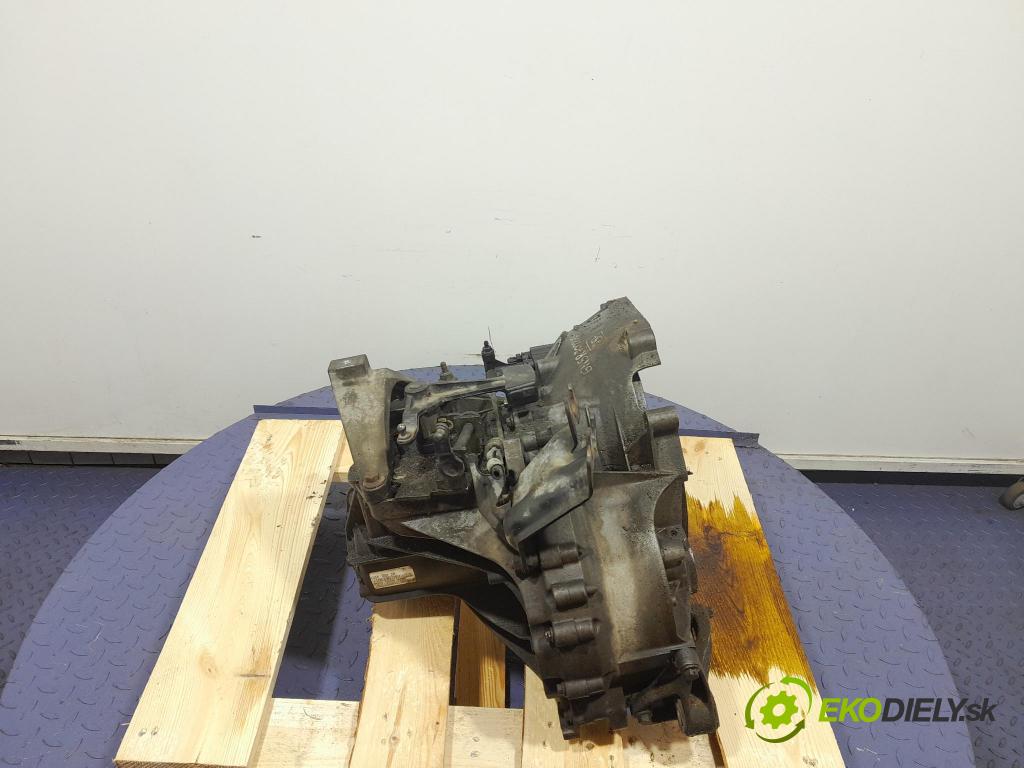 Volvo S40 2006 převodovka Ozubené kola: Manualna 6N5R-7002-XB