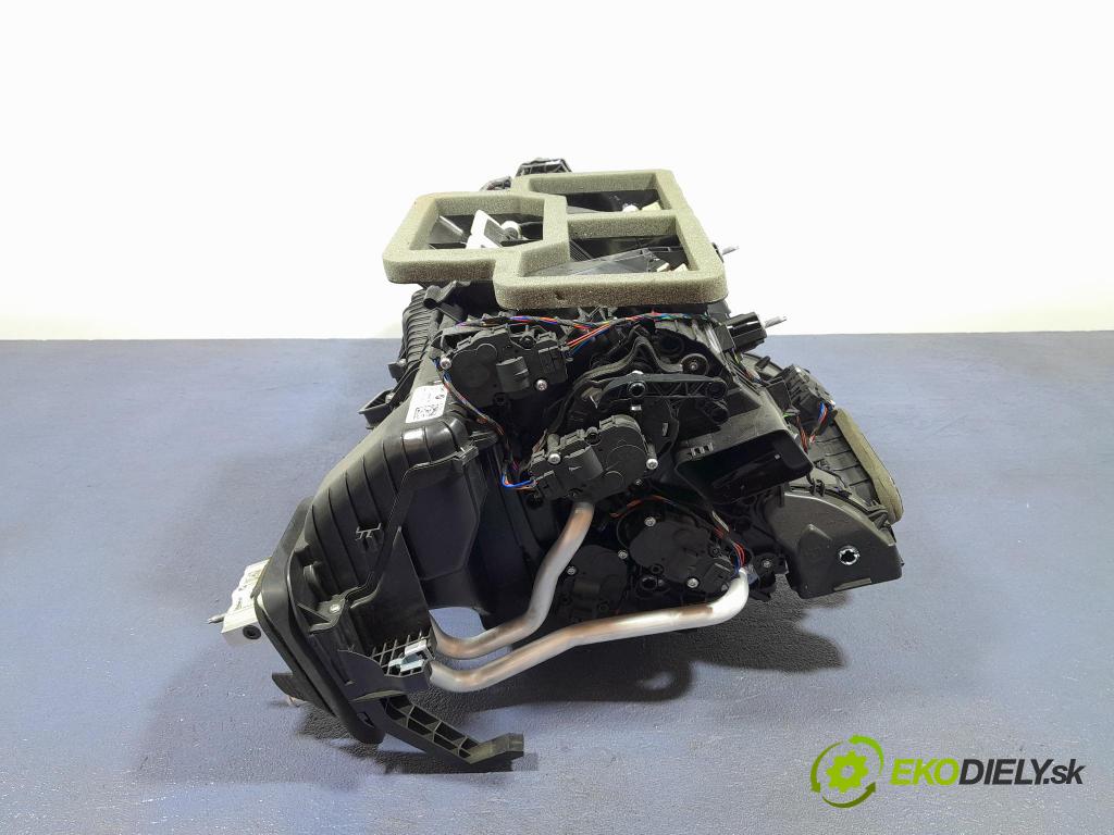 Bmw Seria 3 2023 radiátor 7942068
