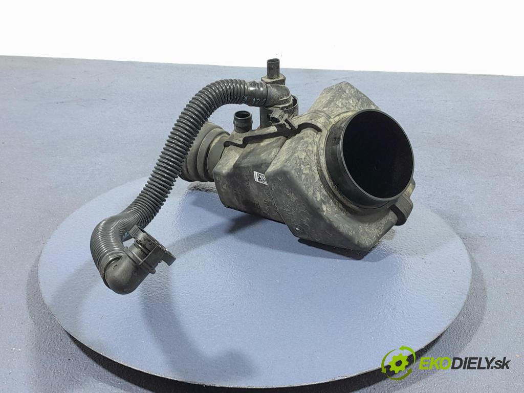 Bmw Seria 3 2023 obal Filtre: Vzduch: 8656981