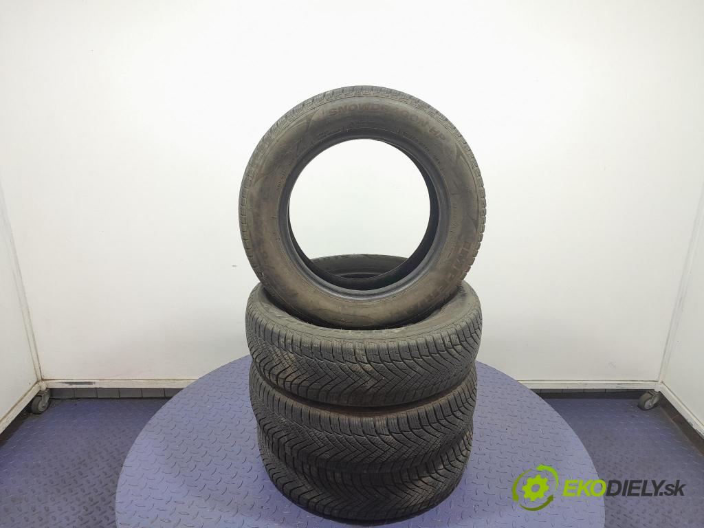 Toyota Corolla 2003 pneumatiky: Zima 5420068624393