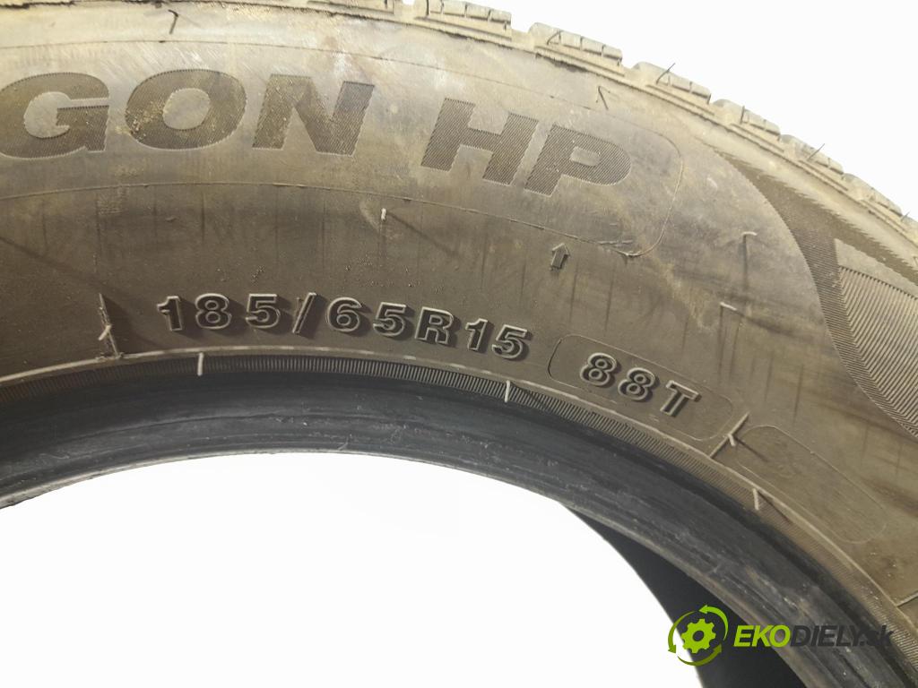 Toyota Corolla 2003 pneumatiky: Zima 5420068624393