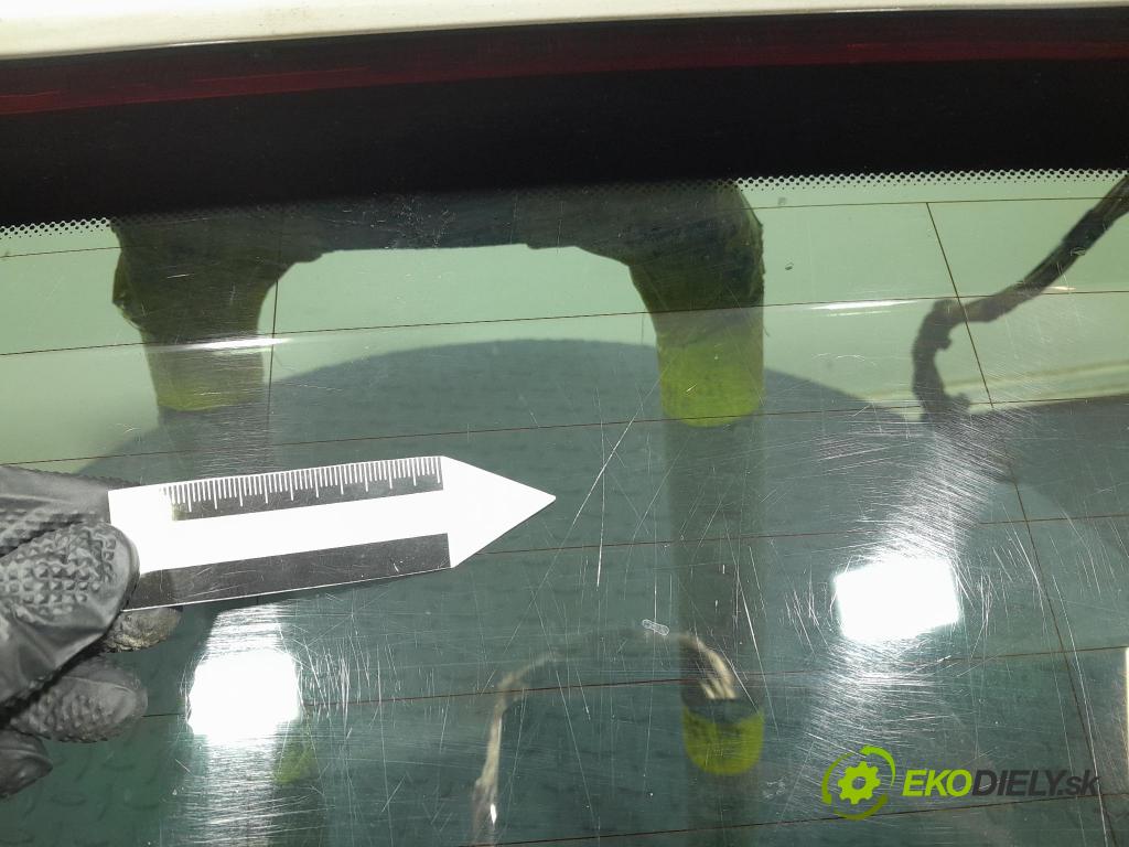 Bmw Seria 3 2009 zadní dveře kufra: kufr