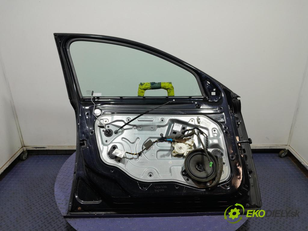 Volvo S40 2006 dvere Predné Vľavo: 