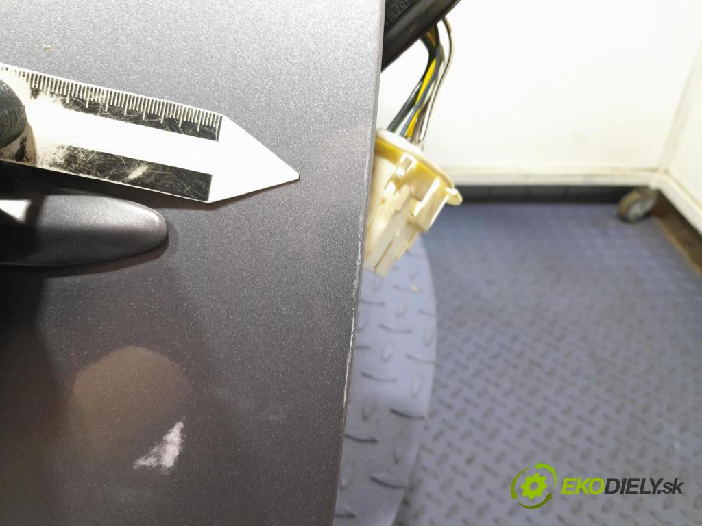 Mazda 3 2006 dvere Predné pravé