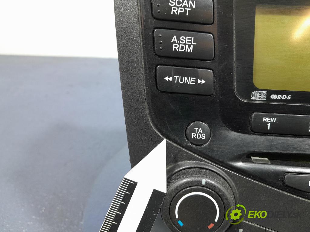 Honda Accord 2004 Radio I Navigácia: 39050-SEF-G520-M