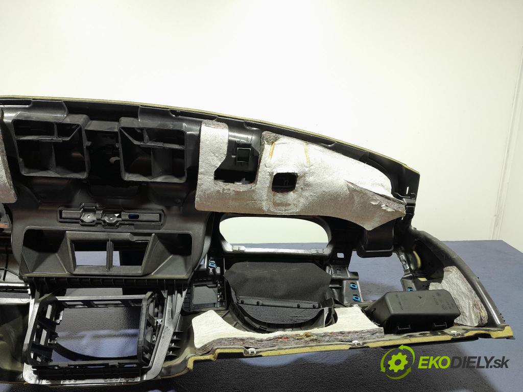 Bmw Seria 3 2009 kokpit,pristrojová doska 9120325