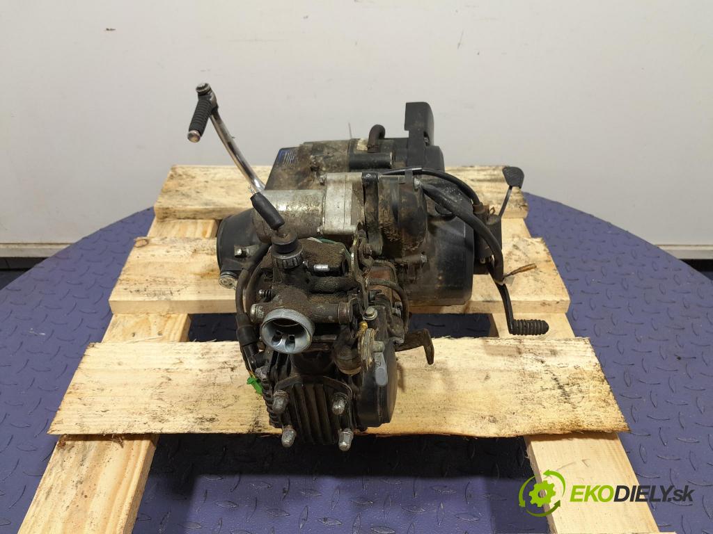 Kymco Activ 50 2008 motor Benzín: