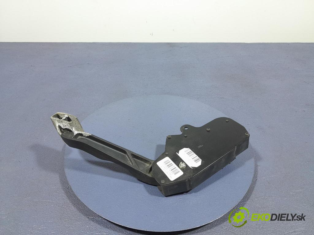Renault Midlum 2011 pedal Plyn: 7482492420