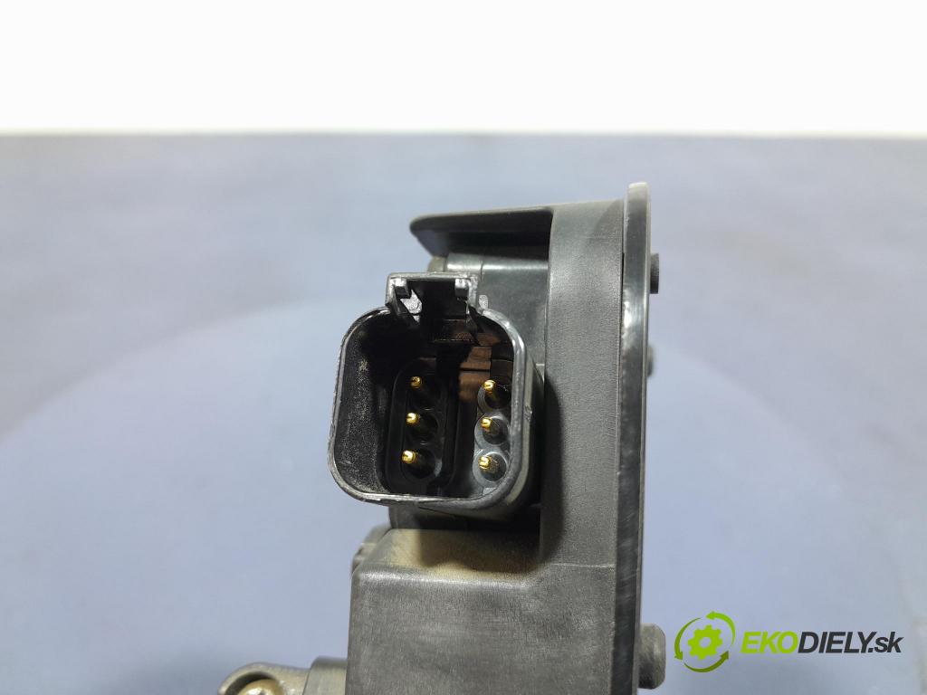 Renault Midlum 2011 pedal Plyn: 7482492420