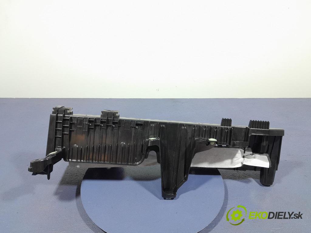 Bmw X6 2023 kryt Plast: Interiéry: 7470969