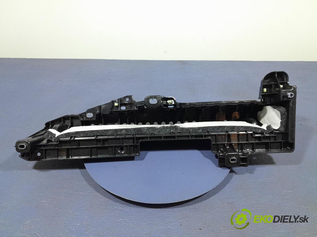 Bmw X6 2023 kryt Plast: Interiéry: 7470970
