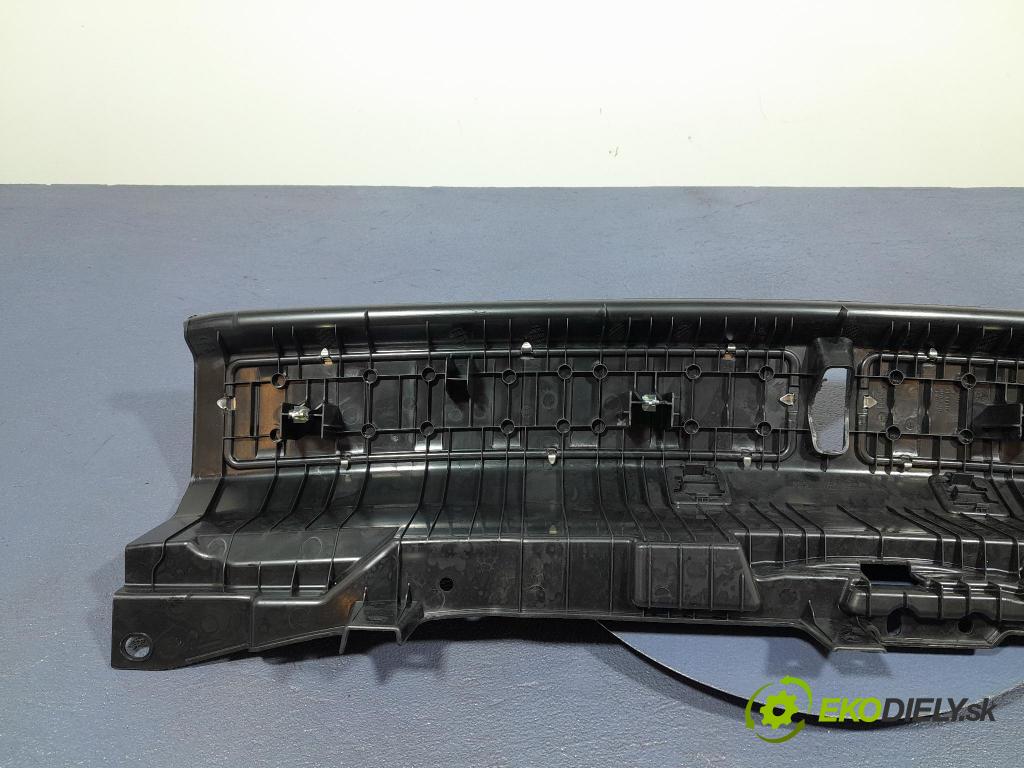 Bmw X6 2023 kryt Plast: Interiéry: 7470942