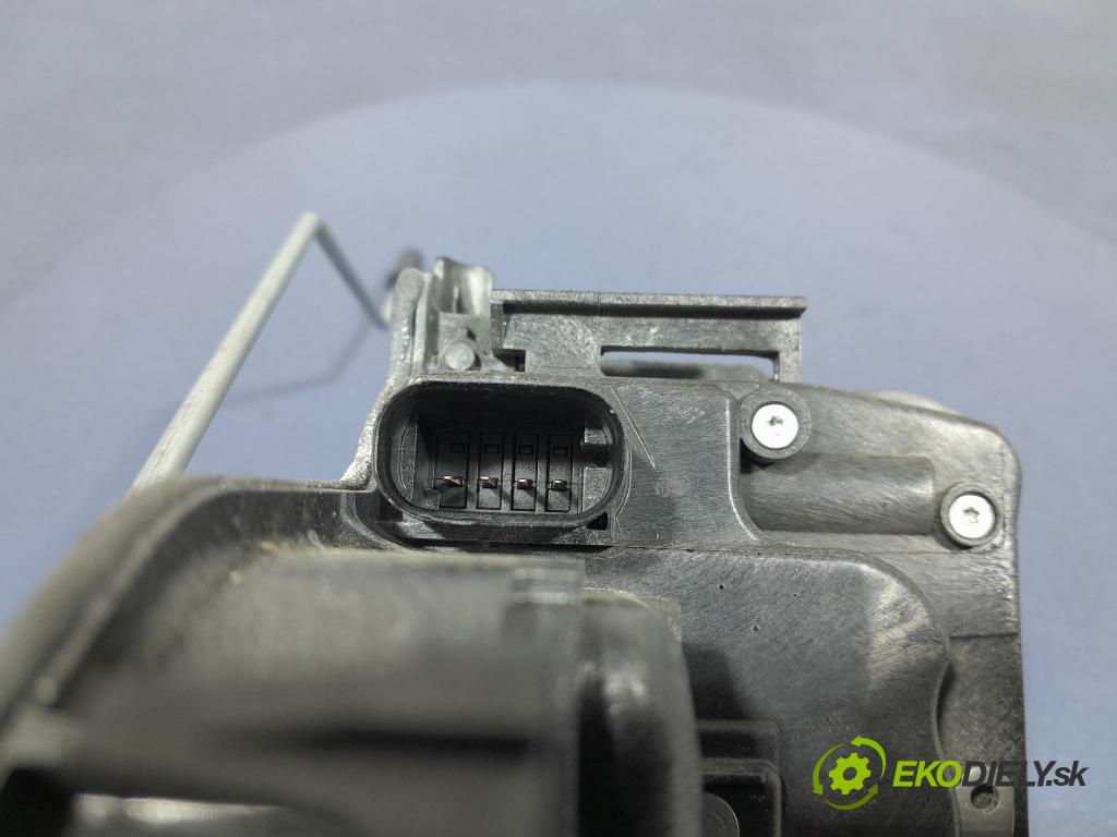 Bmw X6 2023 zámek dveře před Levý: 9464887