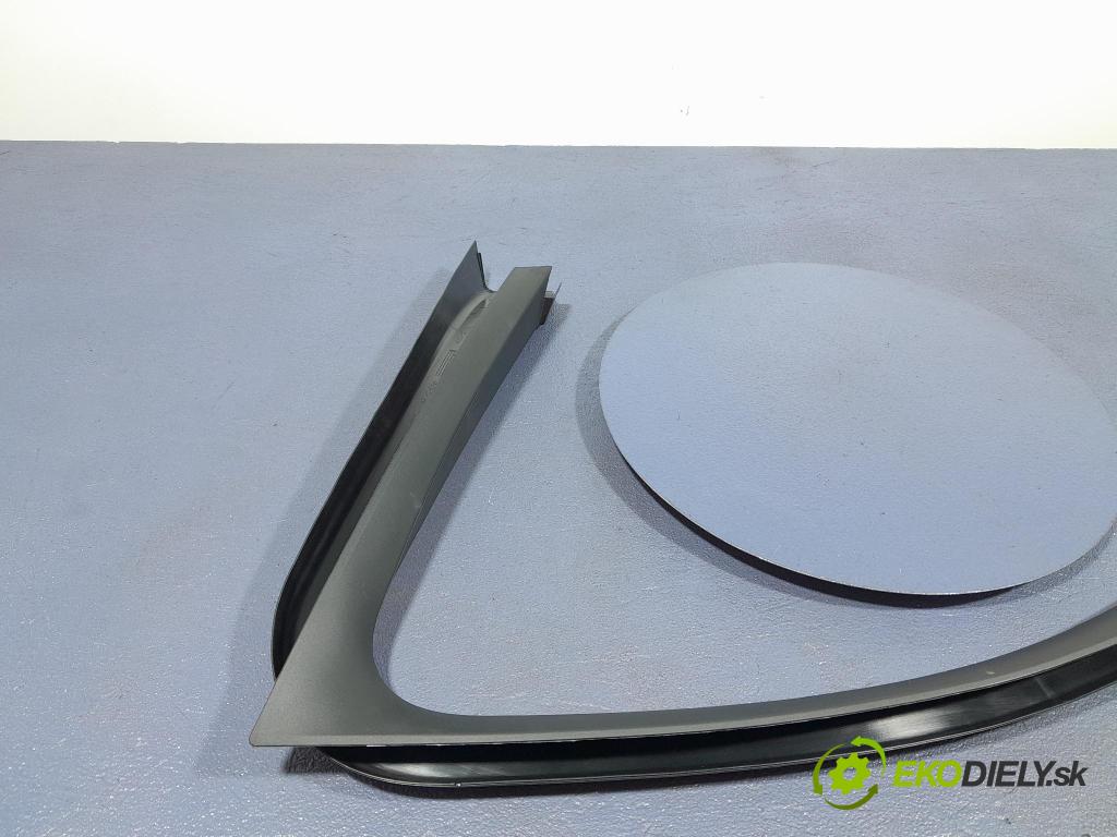 Bmw X6 2023 kryt Plast: Interiéry: 7455699