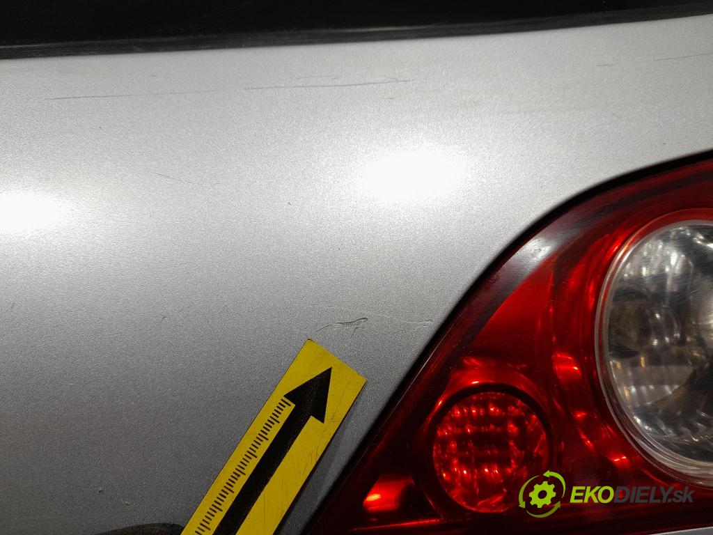 Honda Accord 2004 zadní dveře kufra: kufr
