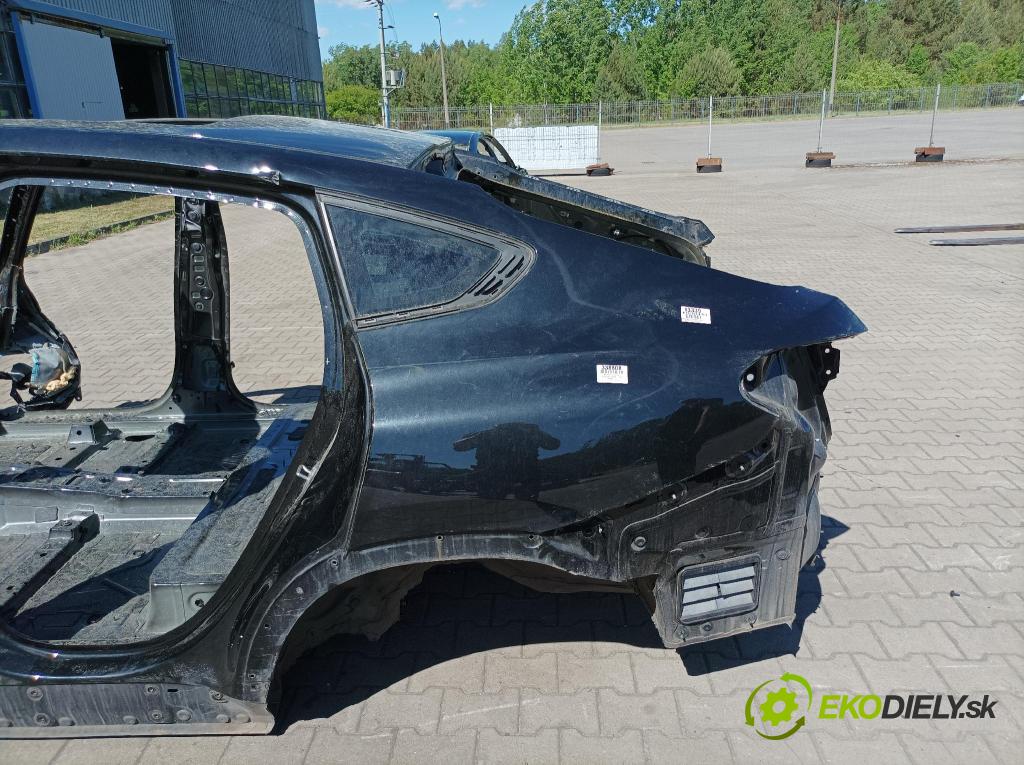 Bmw X6 2023 blatnik Zad: Levý: 