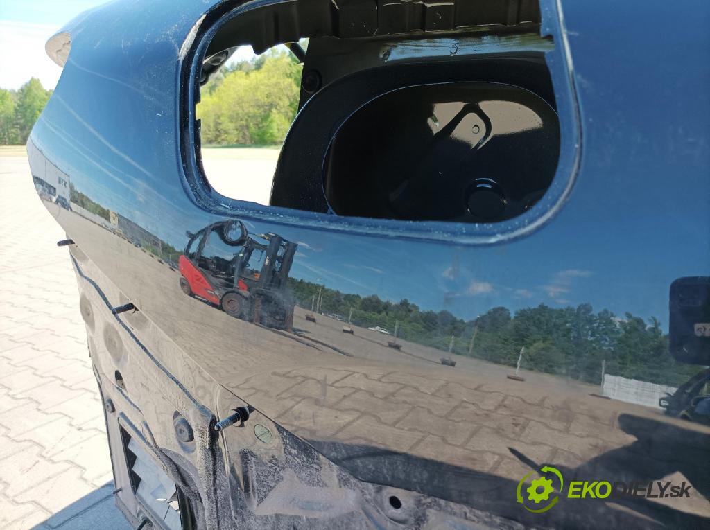 Bmw X6 2023 blatnik Zad: v pravo: 