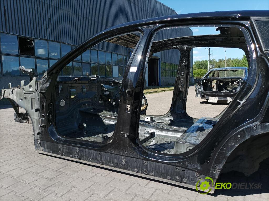 Bmw X6 2023 Práh: Vľavo:
