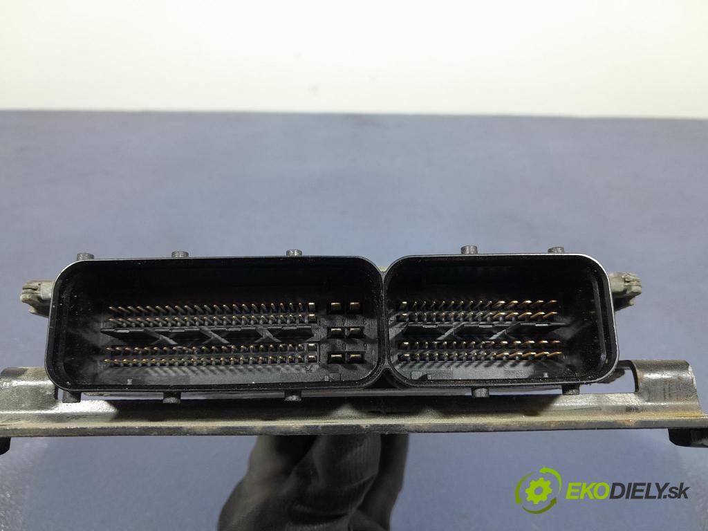 Vw Passat 2008 řídící jednotka Motor: 03G906018EM