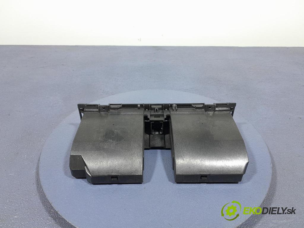 Vw Passat 2008 kastlík 3C0858407