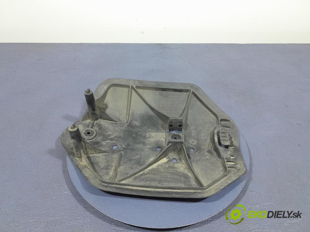 Bmw X6 2023 kryt Plast: podvozek: 6877043
