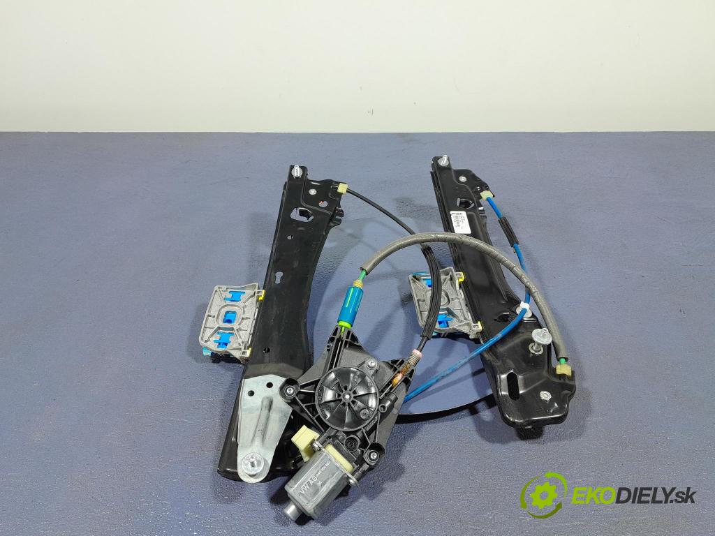 Audi A5 2018 mechanismus stahování Sklenka: Zad: v pravo: 8W8839462