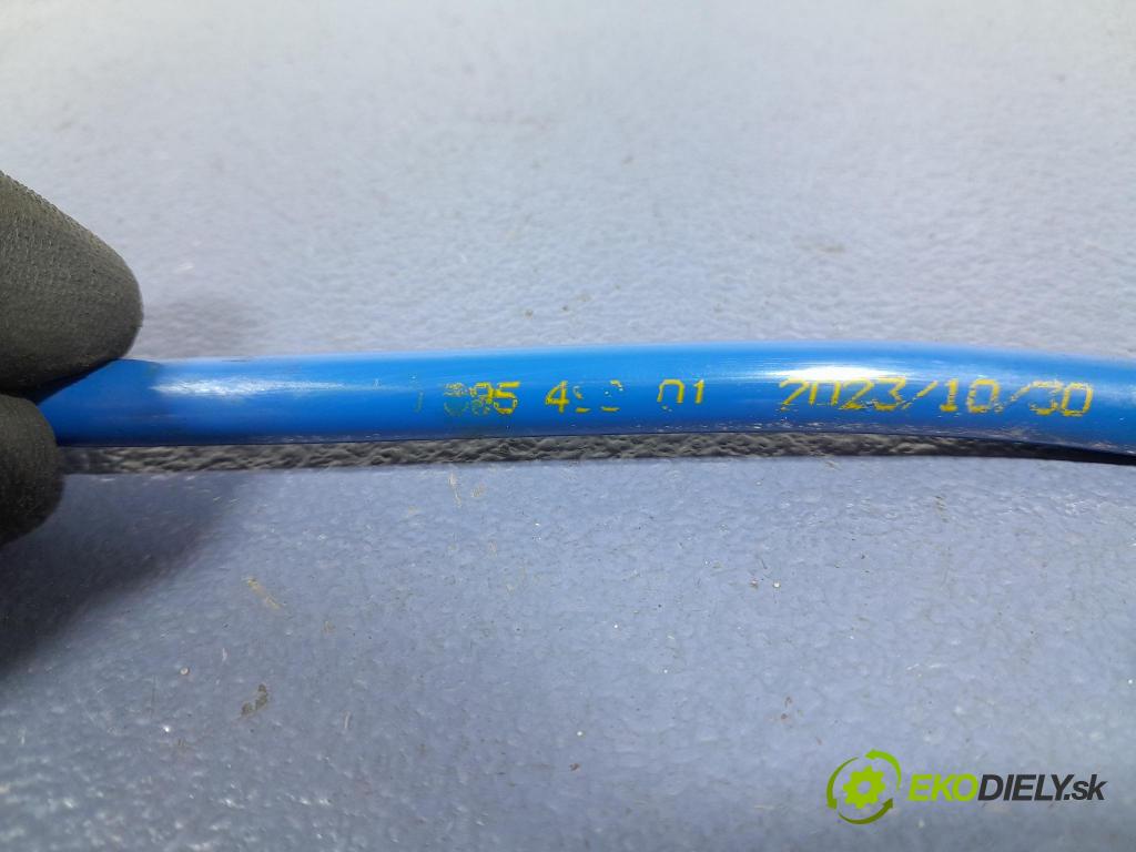 Bmw X6 2023 trubka Paliva: 9895498