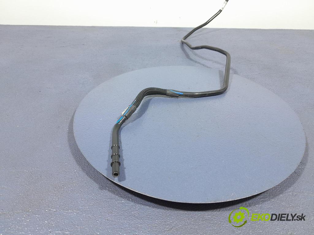 Bmw X6 2023 trubka Paliva: 9845351